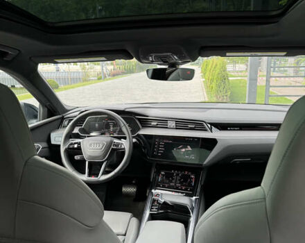 Серый Ауди E-Tron, объемом двигателя 0 л и пробегом 35 тыс. км за 50000 $, фото 11 на Automoto.ua