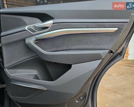 Сірий Ауді E-Tron, об'ємом двигуна 0 л та пробігом 100 тис. км за 41888 $, фото 61 на Automoto.ua