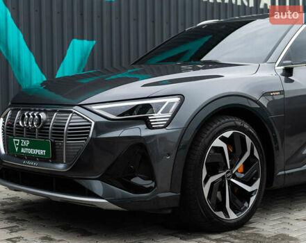 Серый Ауди E-Tron, объемом двигателя 0 л и пробегом 33 тыс. км за 53000 $, фото 16 на Automoto.ua