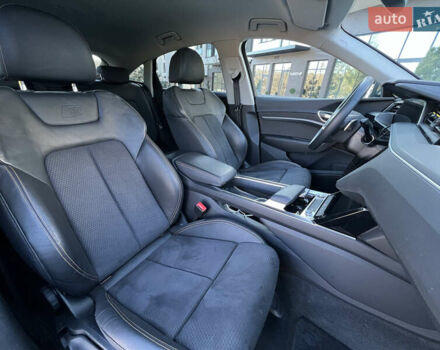 Серый Ауди E-Tron, объемом двигателя 0 л и пробегом 18 тыс. км за 42500 $, фото 26 на Automoto.ua