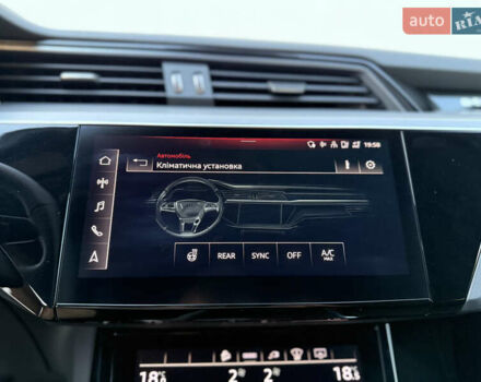 Сірий Ауді E-Tron, об'ємом двигуна 0 л та пробігом 63 тис. км за 39999 $, фото 63 на Automoto.ua