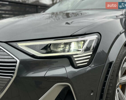 Сірий Ауді E-Tron, об'ємом двигуна 0 л та пробігом 22 тис. км за 49999 $, фото 27 на Automoto.ua