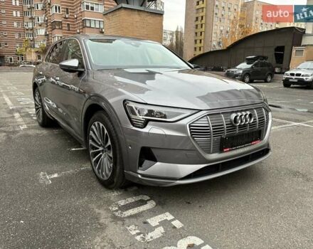 Серый Ауди E-Tron, объемом двигателя 0 л и пробегом 112 тыс. км за 31900 $, фото 5 на Automoto.ua