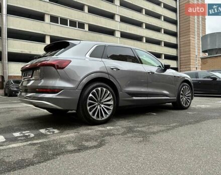 Серый Ауди E-Tron, объемом двигателя 0 л и пробегом 112 тыс. км за 31900 $, фото 12 на Automoto.ua