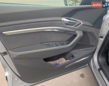 Сірий Ауді E-Tron, об'ємом двигуна 0 л та пробігом 36 тис. км за 47777 $, фото 26 на Automoto.ua