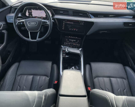 Серый Ауди E-Tron, объемом двигателя 0 л и пробегом 32 тыс. км за 42131 $, фото 45 на Automoto.ua