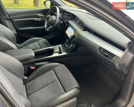 Серый Ауди E-Tron, объемом двигателя 0 л и пробегом 32 тыс. км за 43500 $, фото 41 на Automoto.ua