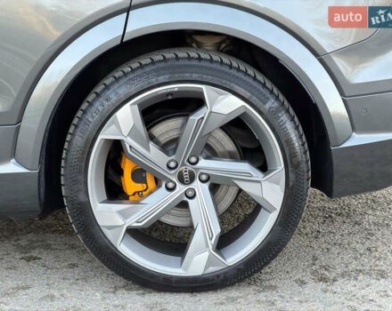 Серый Ауди E-Tron, объемом двигателя 0 л и пробегом 14 тыс. км за 53999 $, фото 46 на Automoto.ua