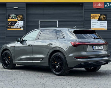 Серый Ауди E-Tron, объемом двигателя 0 л и пробегом 59 тыс. км за 46000 $, фото 5 на Automoto.ua