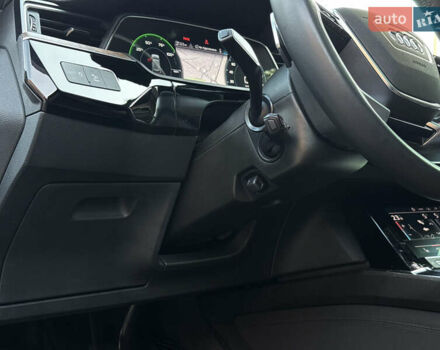 Сірий Ауді E-Tron, об'ємом двигуна 0 л та пробігом 49 тис. км за 36500 $, фото 60 на Automoto.ua