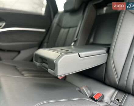 Сірий Ауді E-Tron, об'ємом двигуна 0 л та пробігом 48 тис. км за 49999 $, фото 79 на Automoto.ua