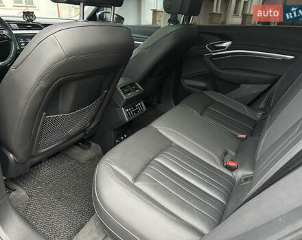 Сірий Ауді E-Tron, об'ємом двигуна 0 л та пробігом 80 тис. км за 39900 $, фото 3 на Automoto.ua