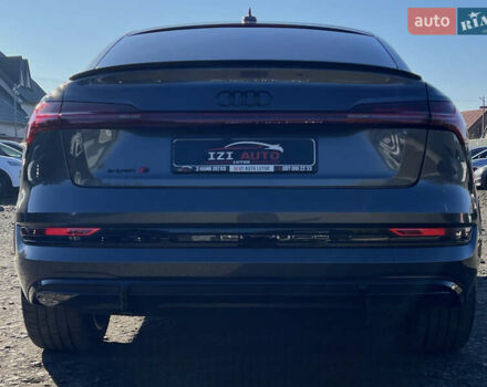 Серый Ауди E-Tron, объемом двигателя 0 л и пробегом 42 тыс. км за 47848 $, фото 6 на Automoto.ua