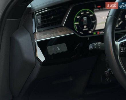 Сірий Ауді E-Tron, об'ємом двигуна 0 л та пробігом 49 тис. км за 36500 $, фото 39 на Automoto.ua