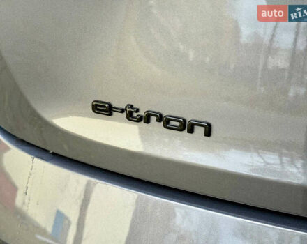 Серый Ауди E-Tron, объемом двигателя 0 л и пробегом 31 тыс. км за 46500 $, фото 9 на Automoto.ua