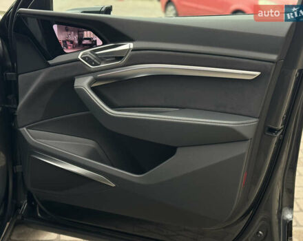 Сірий Ауді E-Tron, об'ємом двигуна 0 л та пробігом 59 тис. км за 45999 $, фото 33 на Automoto.ua