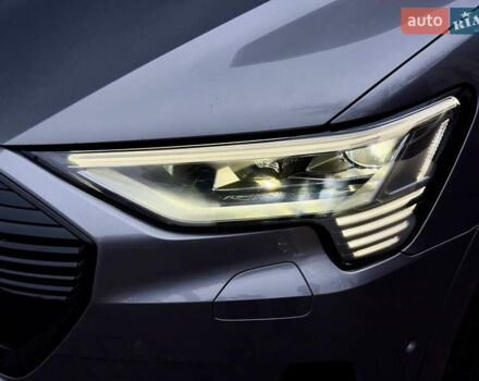 Серый Ауди E-Tron, объемом двигателя 0 л и пробегом 39 тыс. км за 44500 $, фото 74 на Automoto.ua