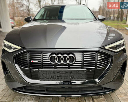 Сірий Ауді E-Tron, об'ємом двигуна 0 л та пробігом 39 тис. км за 46500 $, фото 3 на Automoto.ua