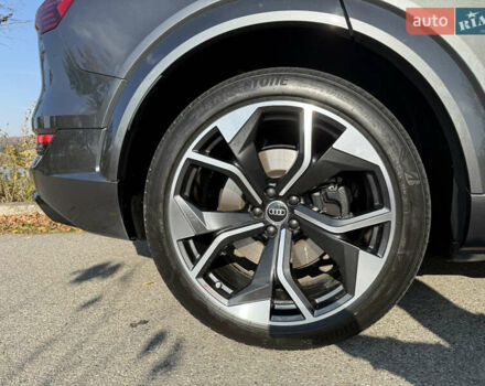 Серый Ауди E-Tron, объемом двигателя 0 л и пробегом 65 тыс. км за 53900 $, фото 24 на Automoto.ua