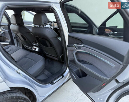 Сірий Ауді E-Tron, об'ємом двигуна 0 л та пробігом 63 тис. км за 39999 $, фото 36 на Automoto.ua