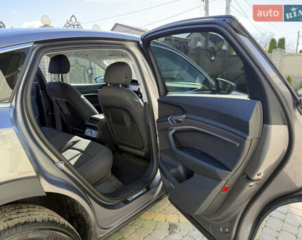 Серый Ауди E-Tron, объемом двигателя 0 л и пробегом 90 тыс. км за 33000 $, фото 80 на Automoto.ua