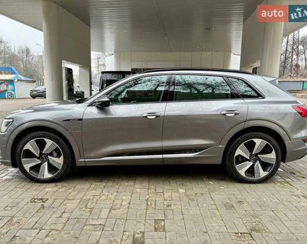 Серый Ауди E-Tron, объемом двигателя 0 л и пробегом 39 тыс. км за 44500 $, фото 8 на Automoto.ua