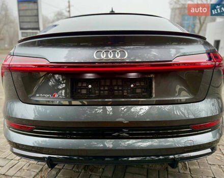 Серый Ауди E-Tron, объемом двигателя 0 л и пробегом 37 тыс. км за 49500 $, фото 8 на Automoto.ua