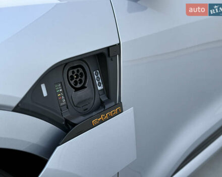 Сірий Ауді E-Tron, об'ємом двигуна 0 л та пробігом 63 тис. км за 39999 $, фото 12 на Automoto.ua