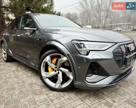 Серый Ауди E-Tron, объемом двигателя 0 л и пробегом 37 тыс. км за 49500 $, фото 6 на Automoto.ua