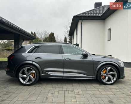 Сірий Ауді E-Tron, об'ємом двигуна 0 л та пробігом 22 тис. км за 49999 $, фото 3 на Automoto.ua