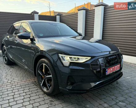 Серый Ауди E-Tron, объемом двигателя 0 л и пробегом 13 тыс. км за 36500 $, фото 12 на Automoto.ua