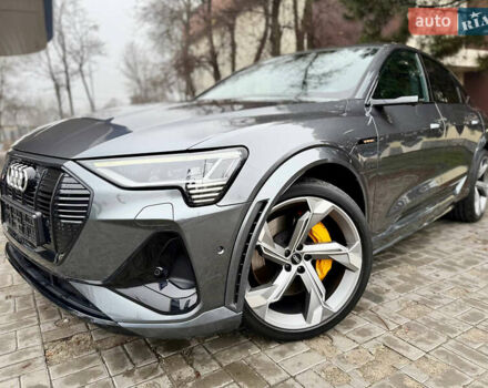 Серый Ауди E-Tron, объемом двигателя 0 л и пробегом 37 тыс. км за 49500 $, фото 1 на Automoto.ua