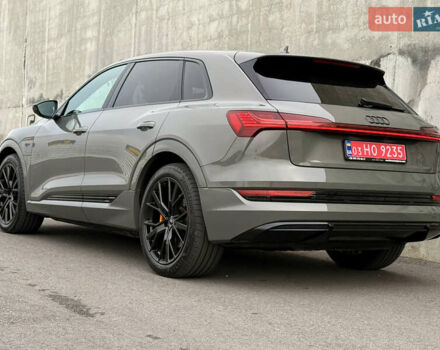 Серый Ауди E-Tron, объемом двигателя 0 л и пробегом 104 тыс. км за 39820 $, фото 13 на Automoto.ua