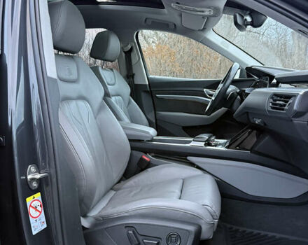 Серый Ауди E-Tron, объемом двигателя 0 л и пробегом 197 тыс. км за 23900 $, фото 20 на Automoto.ua