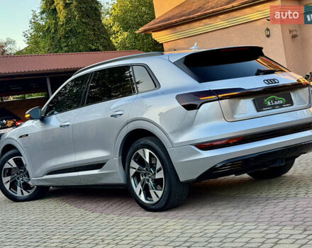 Сірий Ауді E-Tron, об'ємом двигуна 0 л та пробігом 49 тис. км за 36500 $, фото 1 на Automoto.ua