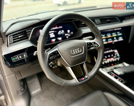 Серый Ауди E-Tron, объемом двигателя 0 л и пробегом 31 тыс. км за 46500 $, фото 33 на Automoto.ua