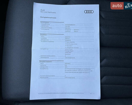 Серый Ауди E-Tron, объемом двигателя 0 л и пробегом 32 тыс. км за 41367 $, фото 93 на Automoto.ua