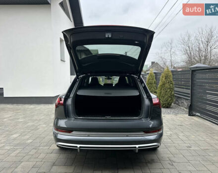 Сірий Ауді E-Tron, об'ємом двигуна 0 л та пробігом 22 тис. км за 49999 $, фото 97 на Automoto.ua