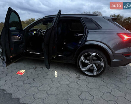 Серый Ауди E-Tron, объемом двигателя 0 л и пробегом 41 тыс. км за 52900 $, фото 8 на Automoto.ua