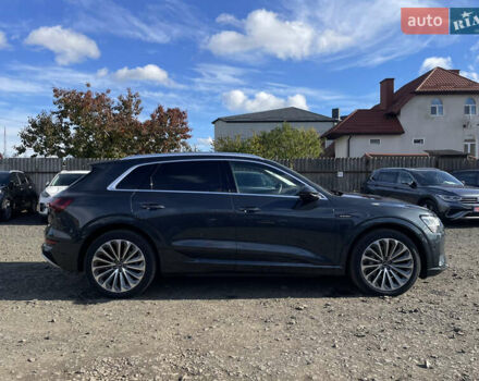 Серый Ауди E-Tron, объемом двигателя 0 л и пробегом 32 тыс. км за 42131 $, фото 7 на Automoto.ua