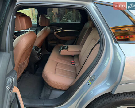 Сірий Ауді E-Tron, об'ємом двигуна 0 л та пробігом 49 тис. км за 36500 $, фото 63 на Automoto.ua
