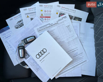 Серый Ауди E-Tron, объемом двигателя 0 л и пробегом 42 тыс. км за 47848 $, фото 79 на Automoto.ua