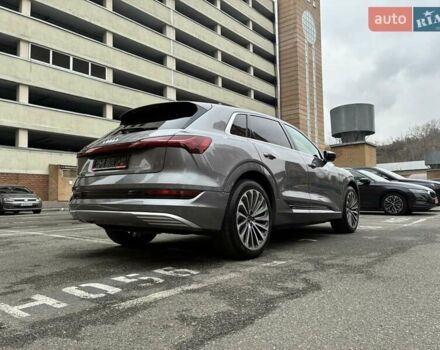 Серый Ауди E-Tron, объемом двигателя 0 л и пробегом 112 тыс. км за 31900 $, фото 14 на Automoto.ua