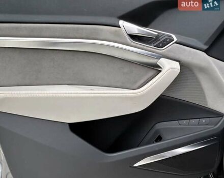 Серый Ауди E-Tron, объемом двигателя 0 л и пробегом 43 тыс. км за 48900 $, фото 19 на Automoto.ua