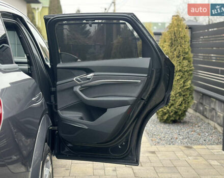 Сірий Ауді E-Tron, об'ємом двигуна 0 л та пробігом 48 тис. км за 49999 $, фото 82 на Automoto.ua