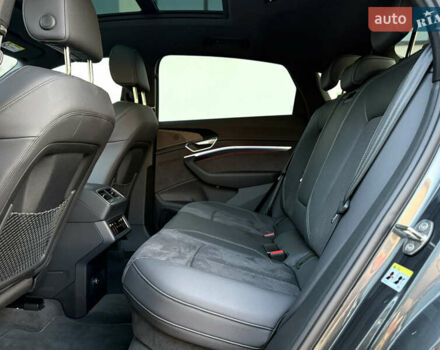 Сірий Ауді E-Tron, об'ємом двигуна 0 л та пробігом 25 тис. км за 47431 $, фото 64 на Automoto.ua