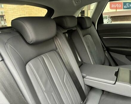 Серый Ауди E-Tron, объемом двигателя 0 л и пробегом 112 тыс. км за 31900 $, фото 56 на Automoto.ua