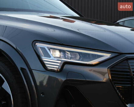 Сірий Ауді E-Tron, об'ємом двигуна 0 л та пробігом 28 тис. км за 47700 $, фото 6 на Automoto.ua