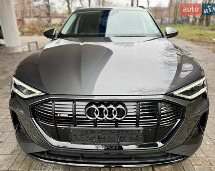 Сірий Ауді E-Tron, об'ємом двигуна 0 л та пробігом 39 тис. км за 46500 $, фото 4 на Automoto.ua