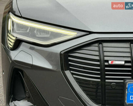 Сірий Ауді E-Tron, об'ємом двигуна 0 л та пробігом 151 тис. км за 29500 $, фото 4 на Automoto.ua